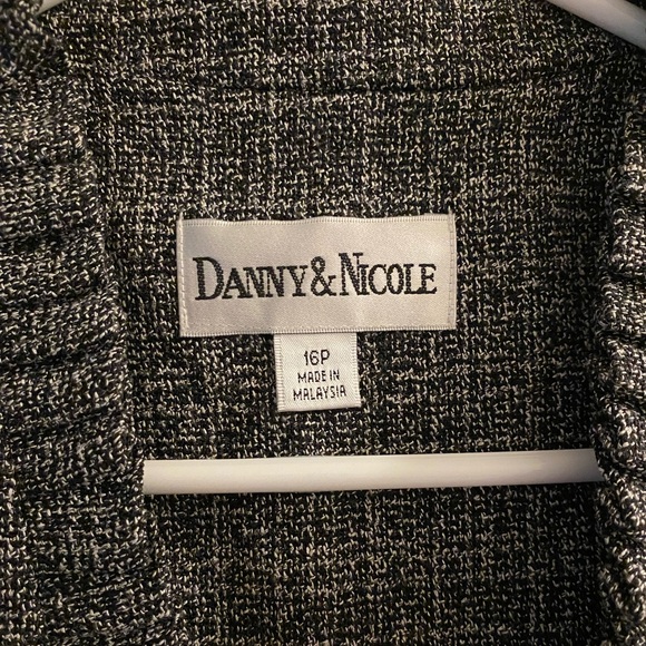 Danny & Nicole pants suit size 16P - Picture 4 of 7